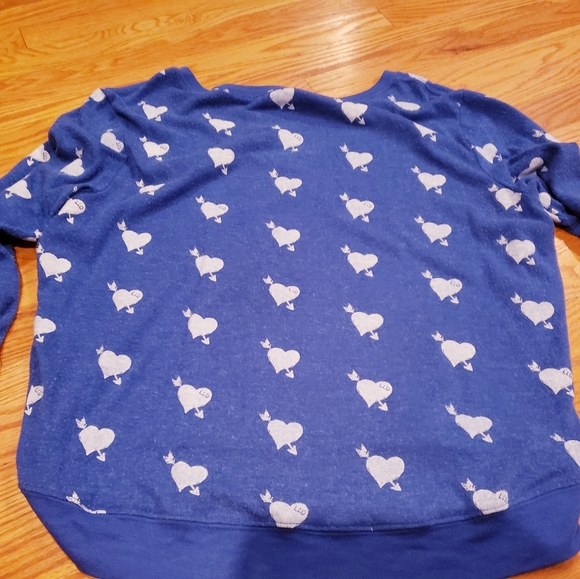 Blue Sweatshirt with Heart Design - Picture 2 of 3
